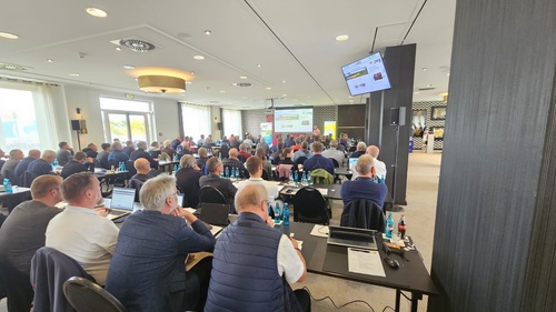 Titelbild zum News-Artikel: Rückblick auf die 5. Fachtagung "E-Update 2025 – Netzthemen, Technik und Normen"